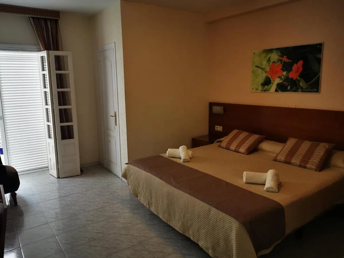 Bed & Breakfast Hostal Marazul Nerja