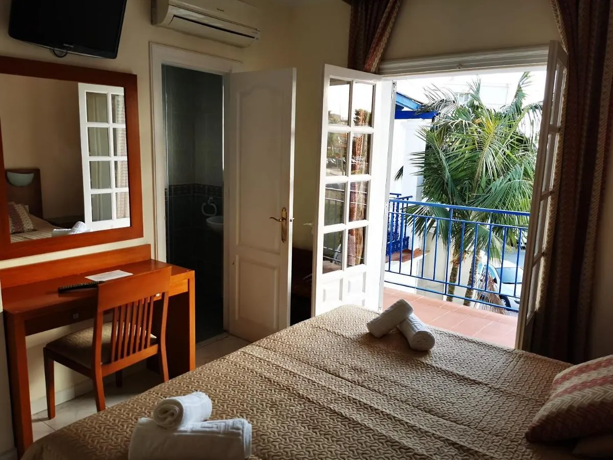 Hostal Marazul location